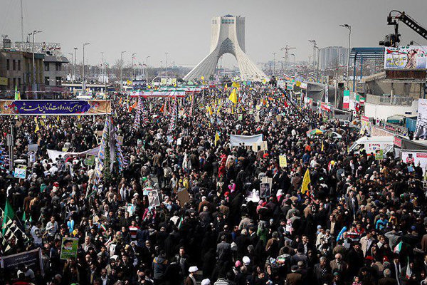 ارائه مشاور حقوقی رایگان توسط قضات دادگستری در راهپیمایی۲۲بهمن